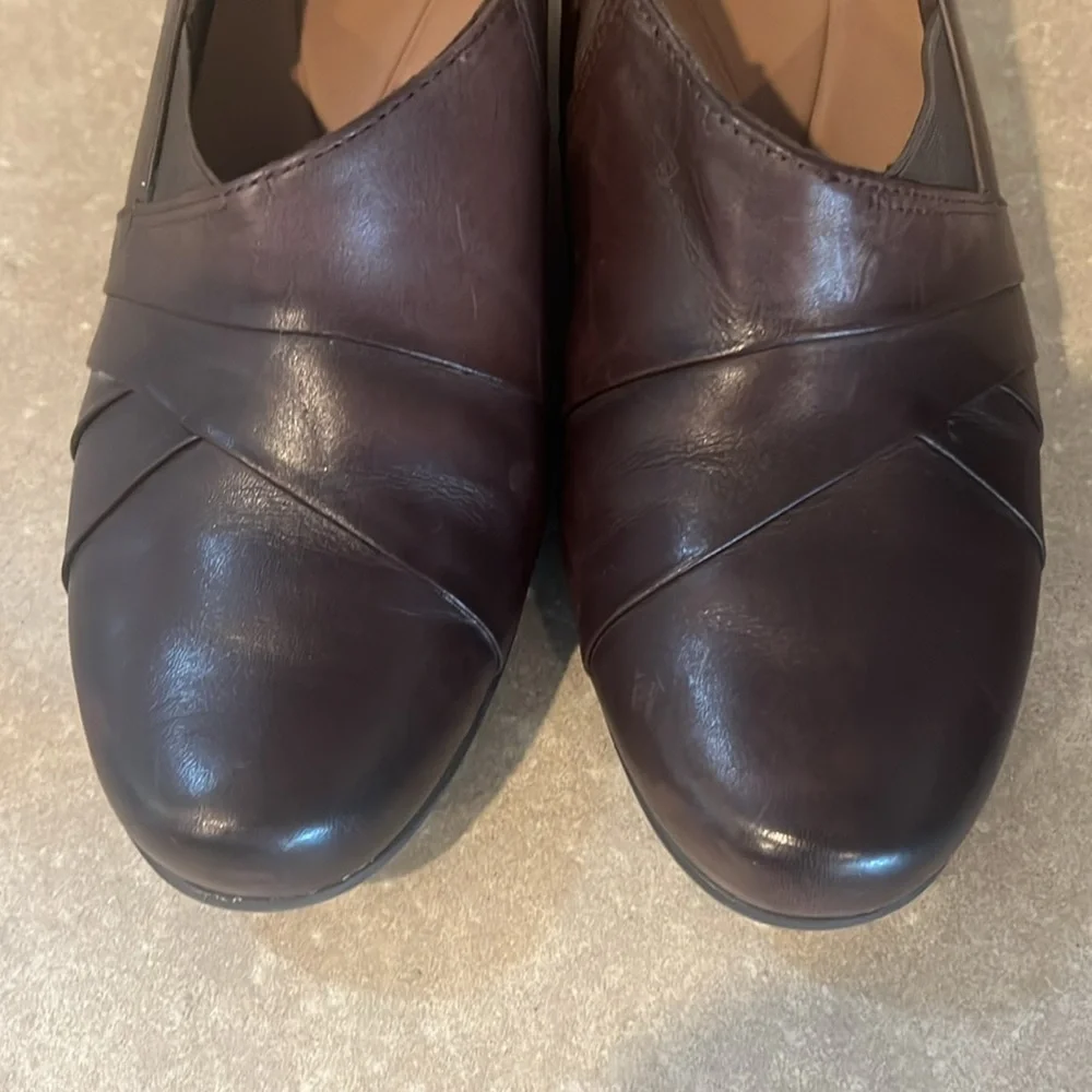Clarks Unstructured‎ brown heels size 7.5 38